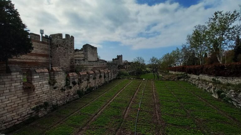 constantinople wall profile